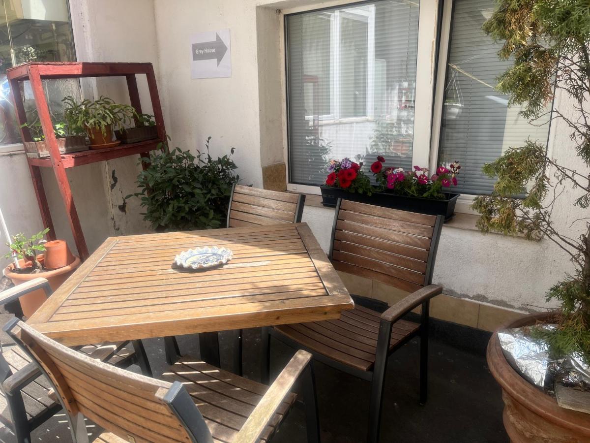 Grey House Apartman Brassó Kültér fotó