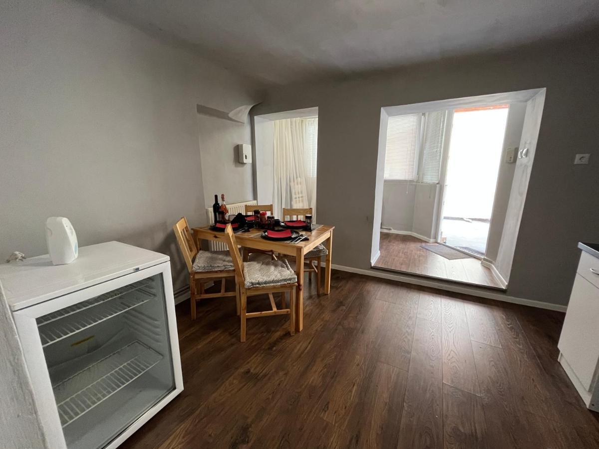 Grey House Apartman Brassó Kültér fotó